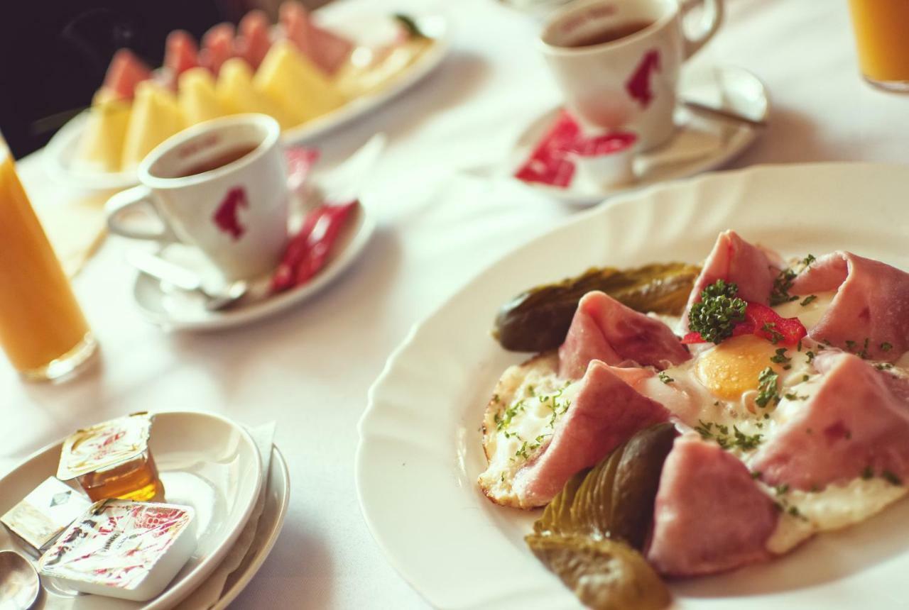 Restaurace A Penzion Praha Dolní Dunajovice المظهر الخارجي الصورة